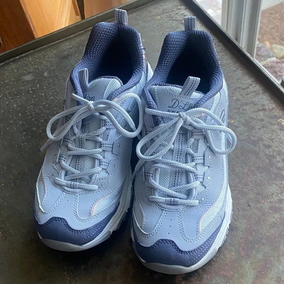Skechers D’Lites Air Cooled Memory Foam Women's Athletic Shoes. LtBlue&Pink. US8 - Picture 1 of 14